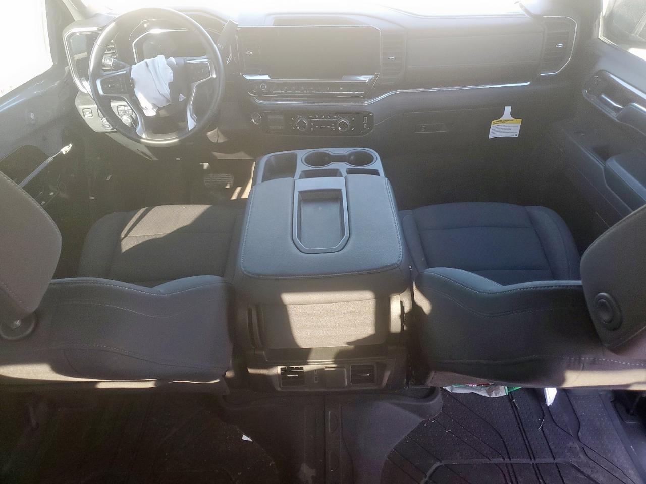 2024 CHEVROLET Silverado