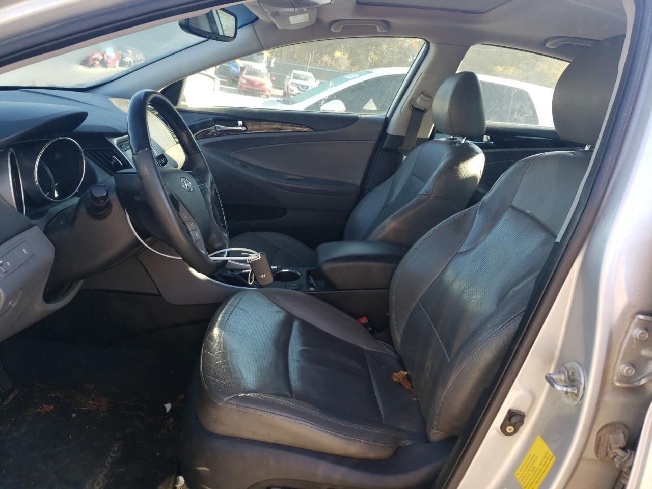 2011 HYUNDAI SONATA
