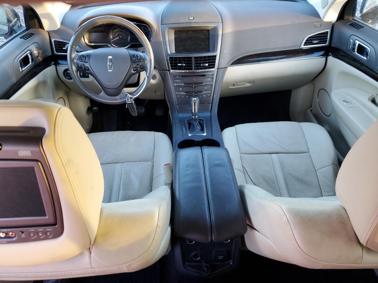 2014 LINCOLN MKT