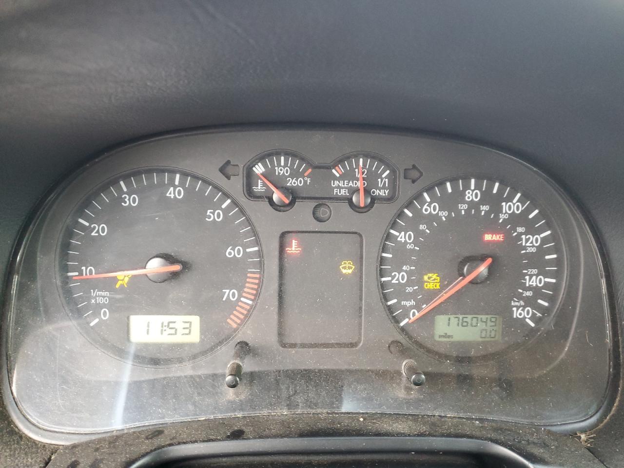 2001 VOLKSWAGEN GOLF