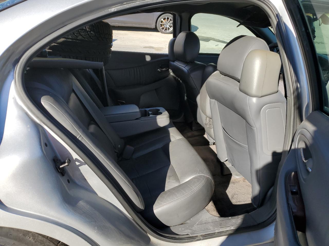 2002 OLDSMOBILE Aurora