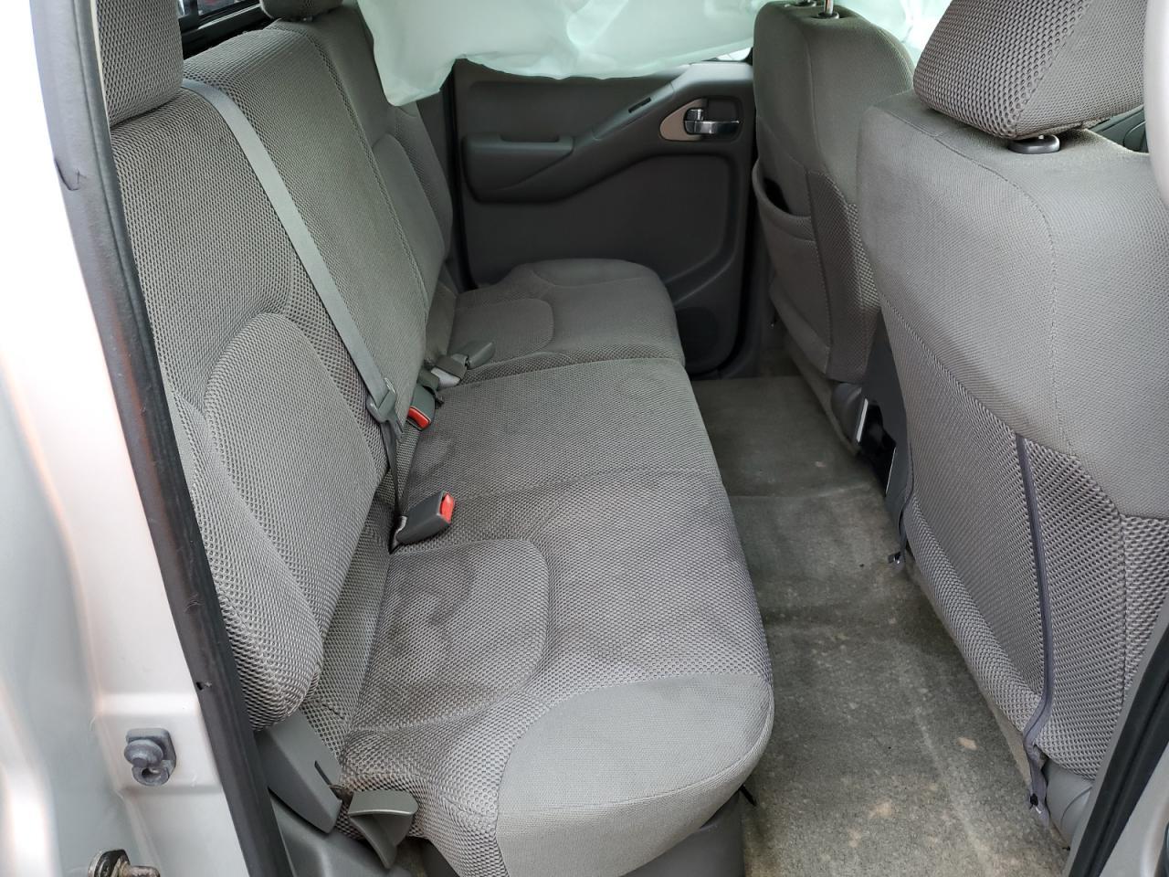 2015 NISSAN Frontier