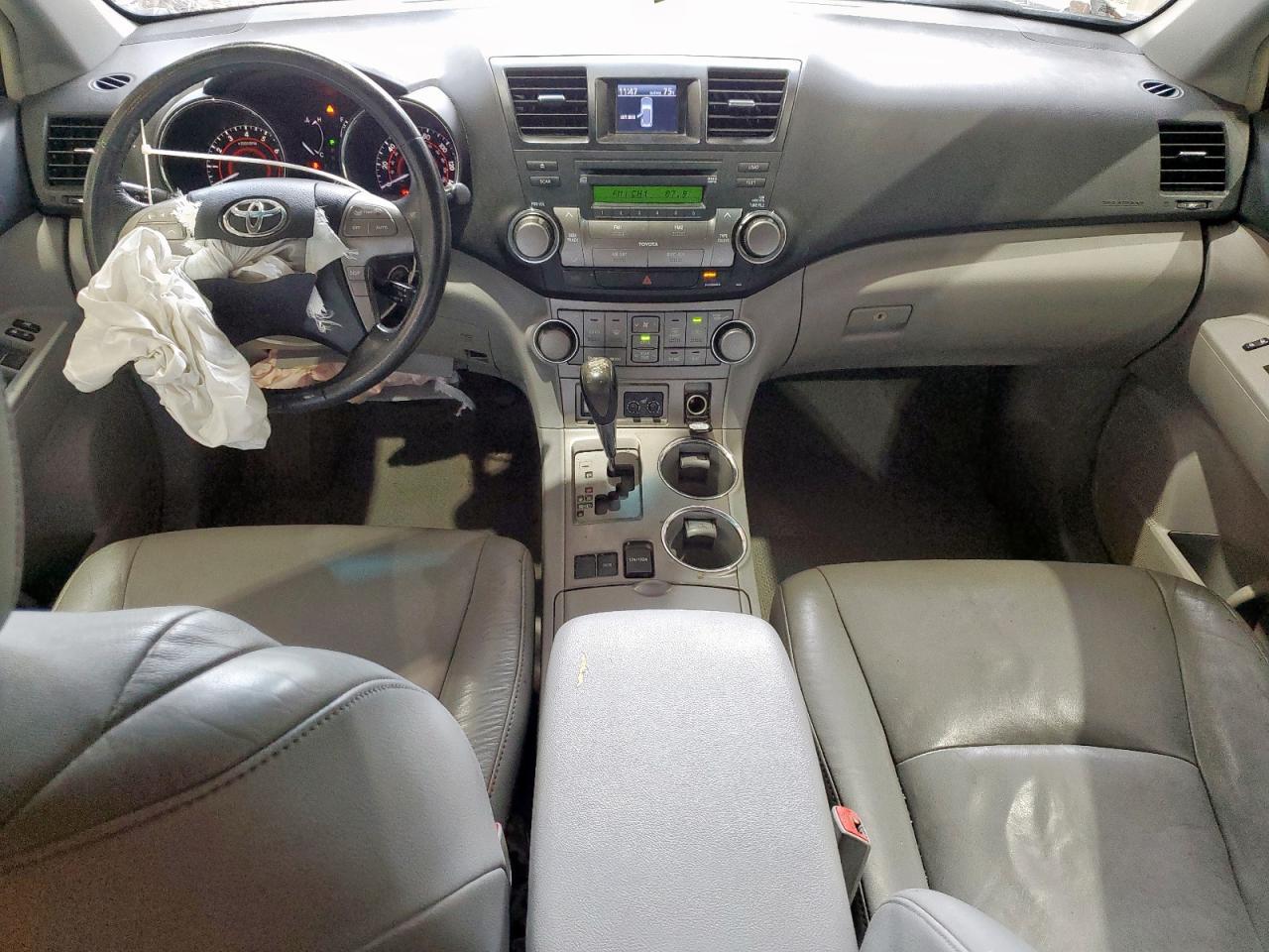 2010 TOYOTA HIGHLANDER