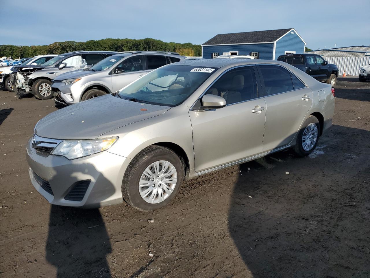 2014 TOYOTA CAMRY