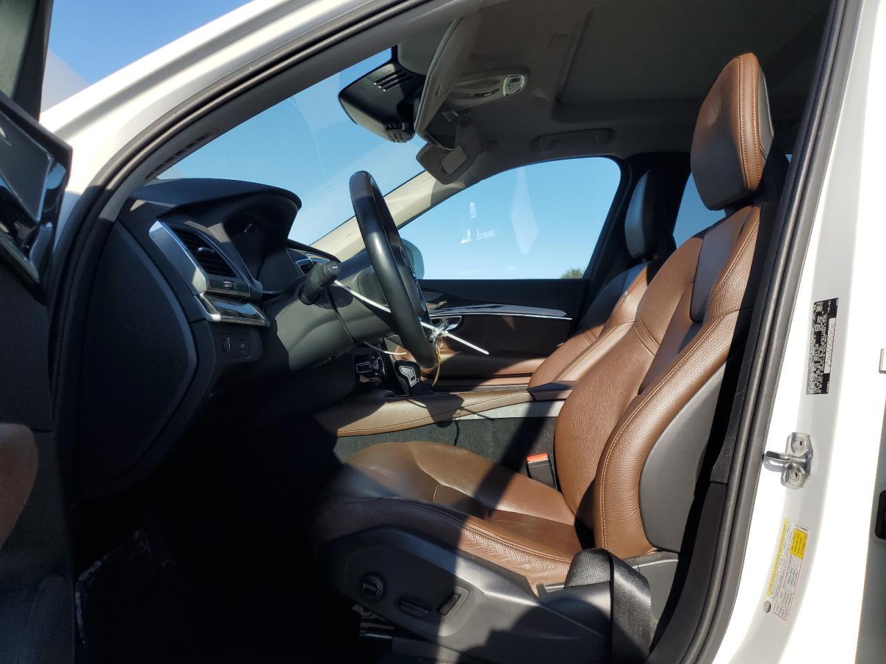 2019 VOLVO XC90