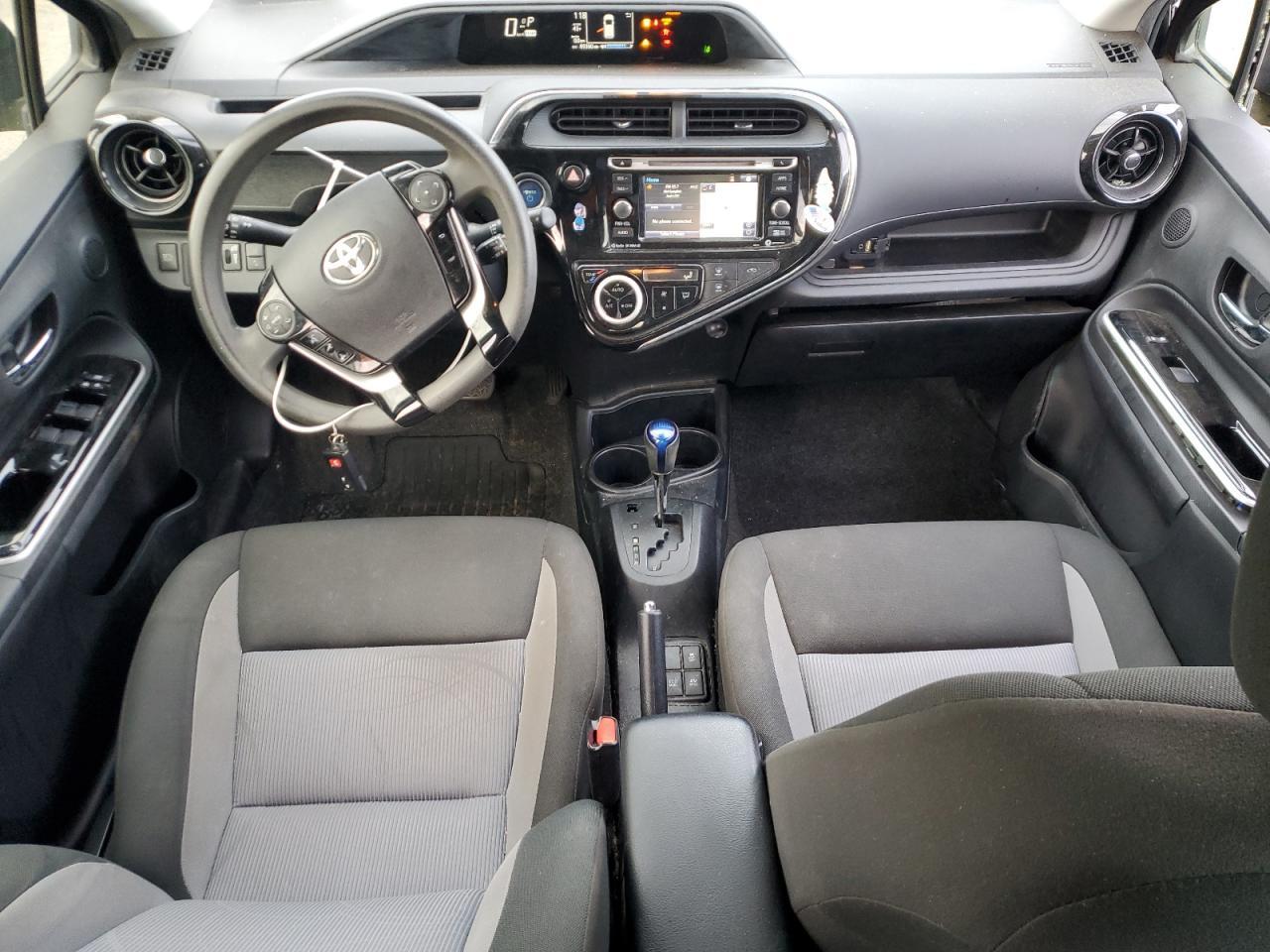 2018 TOYOTA Prius c