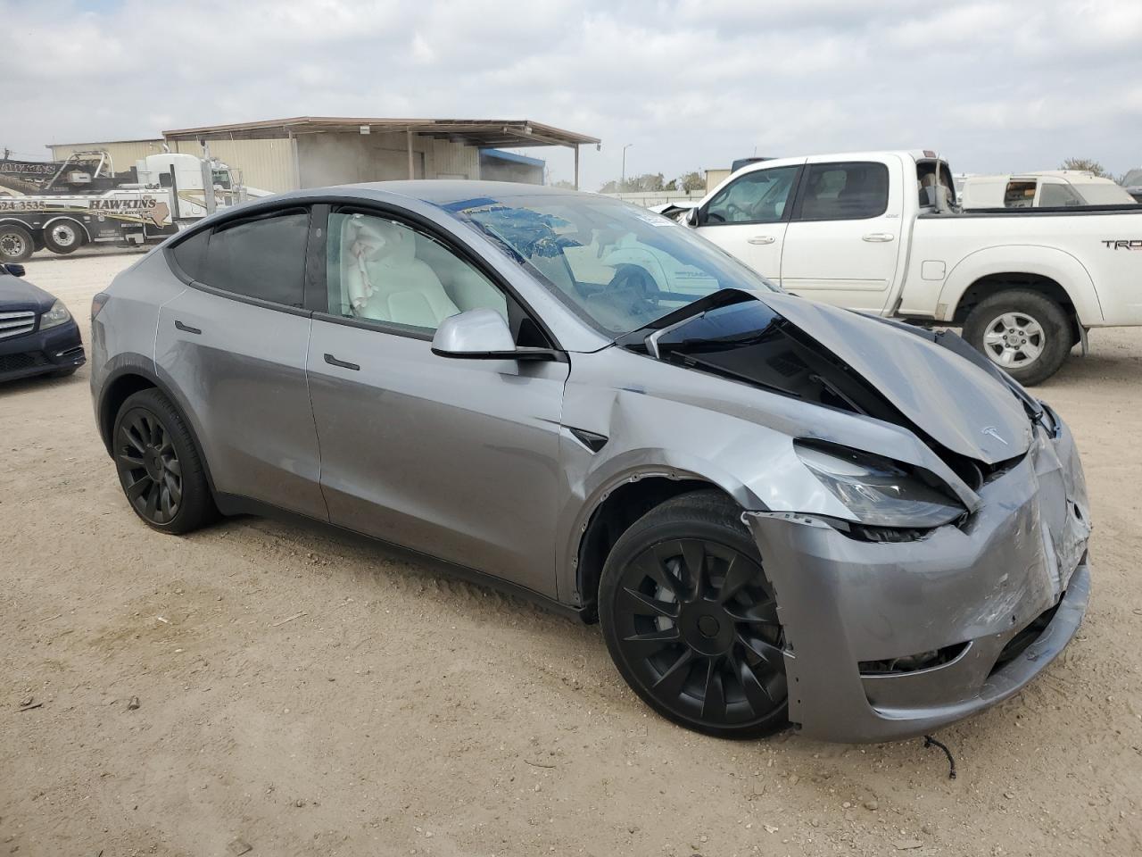 2025 TESLA MODEL Y