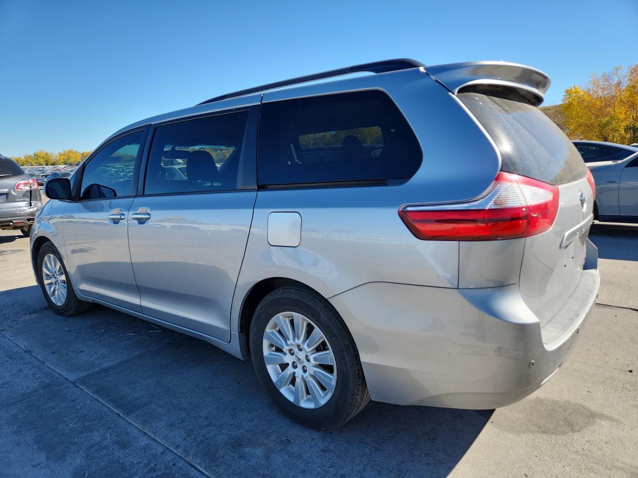 2015 TOYOTA SIENNA