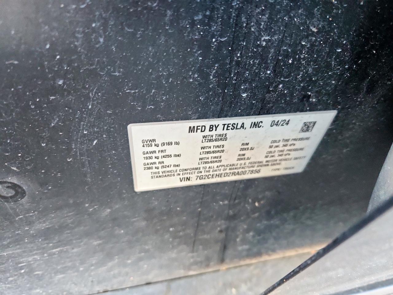 2024 TESLA Cybertruck