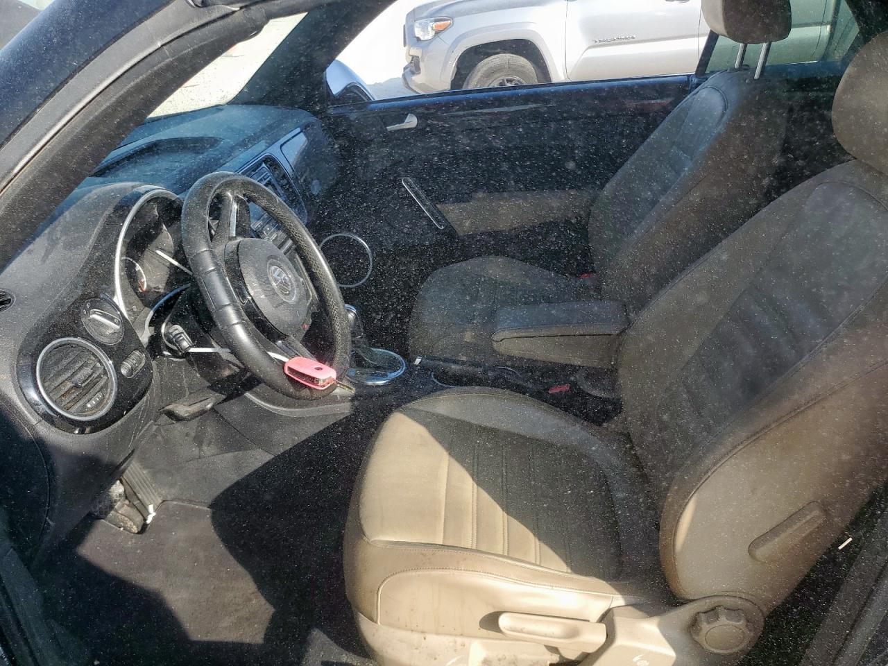 2013 VOLKSWAGEN Beetle