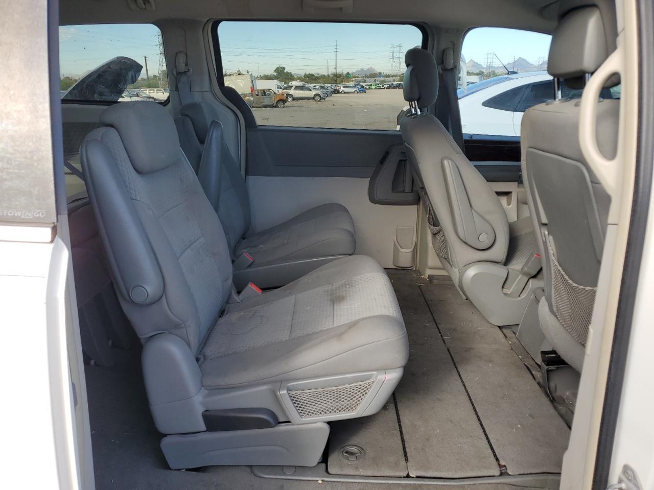 2010 CHRYSLER Town & Country