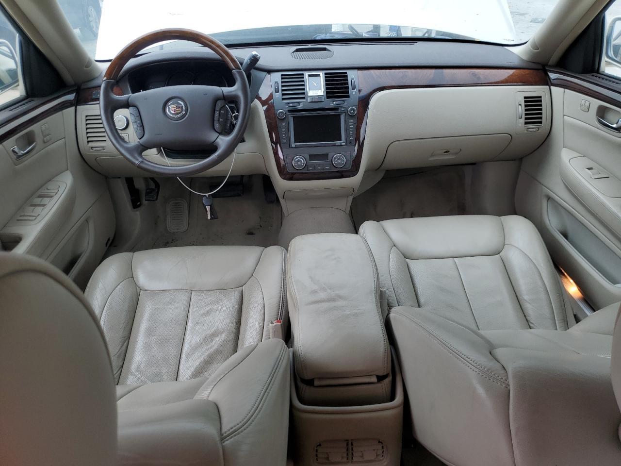 2010 CADILLAC DTS