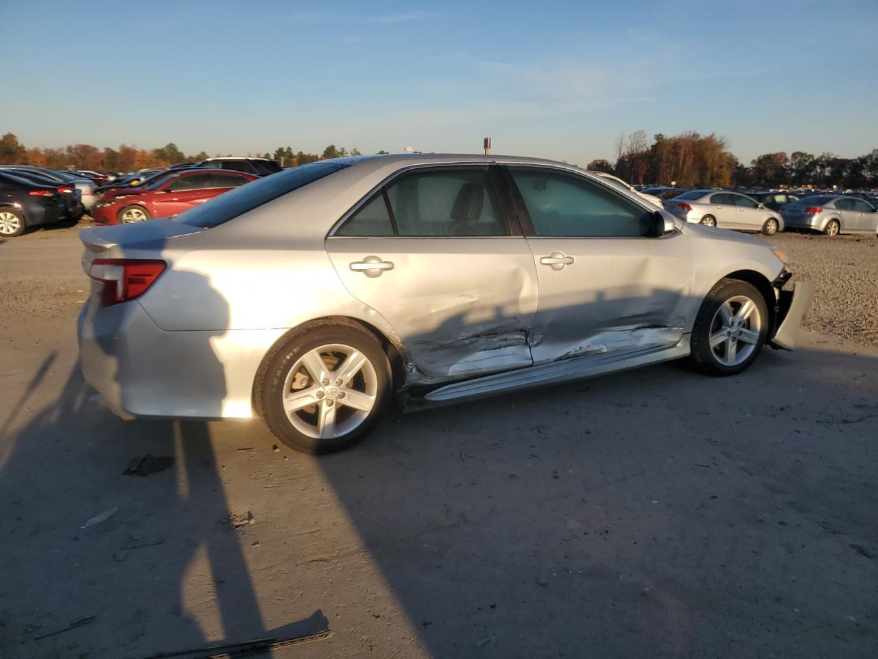 2014 TOYOTA CAMRY