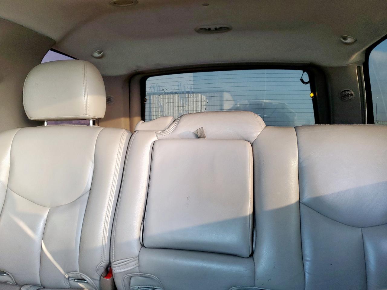 2004 CHEVROLET Tahoe