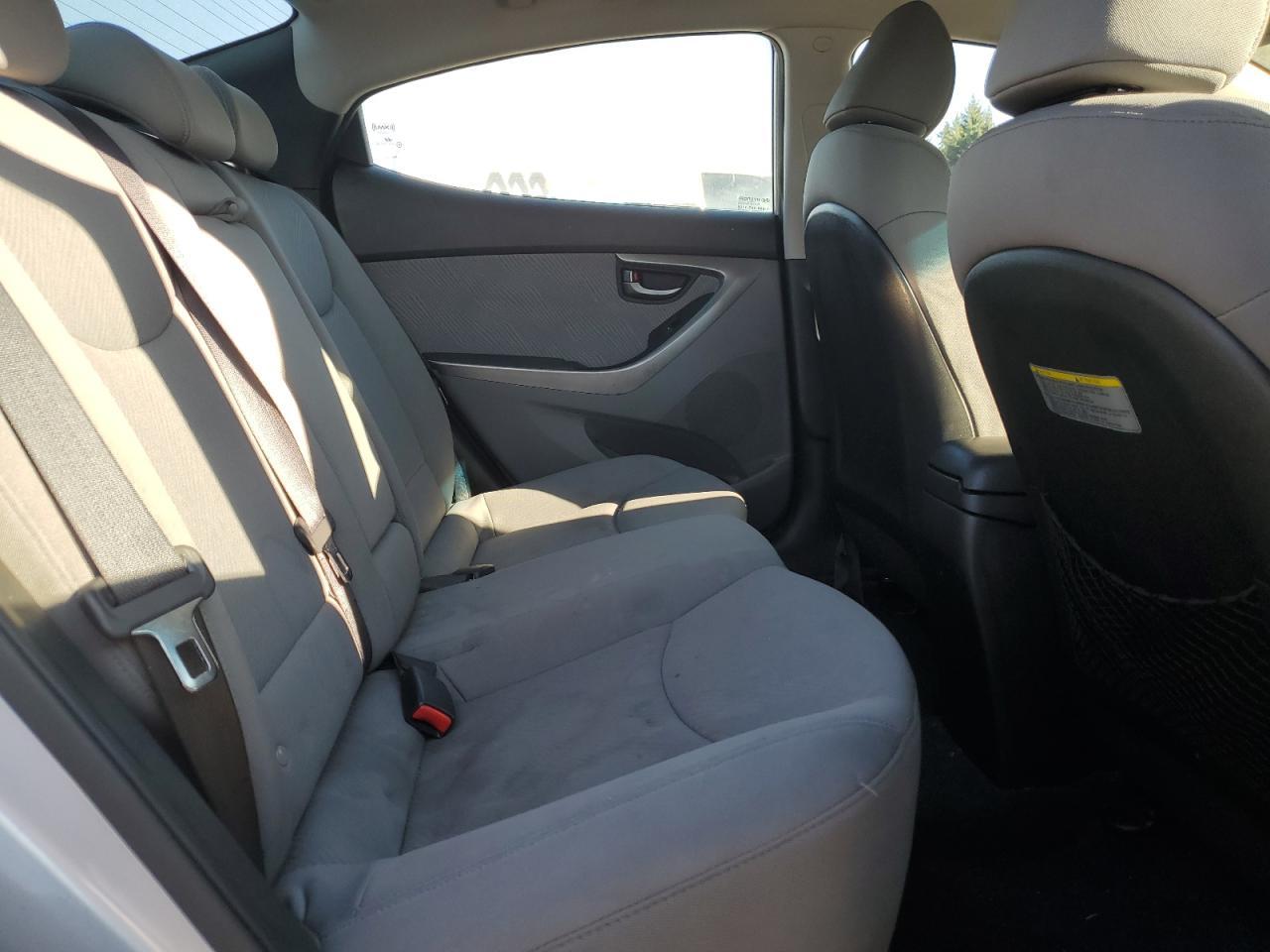 2012 HYUNDAI ELANTRA