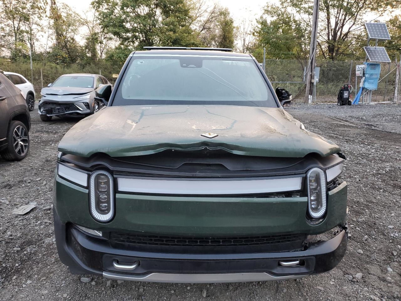 2023 RIVIAN R1s