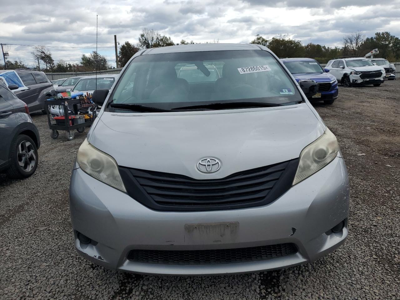 2013 TOYOTA SIENNA