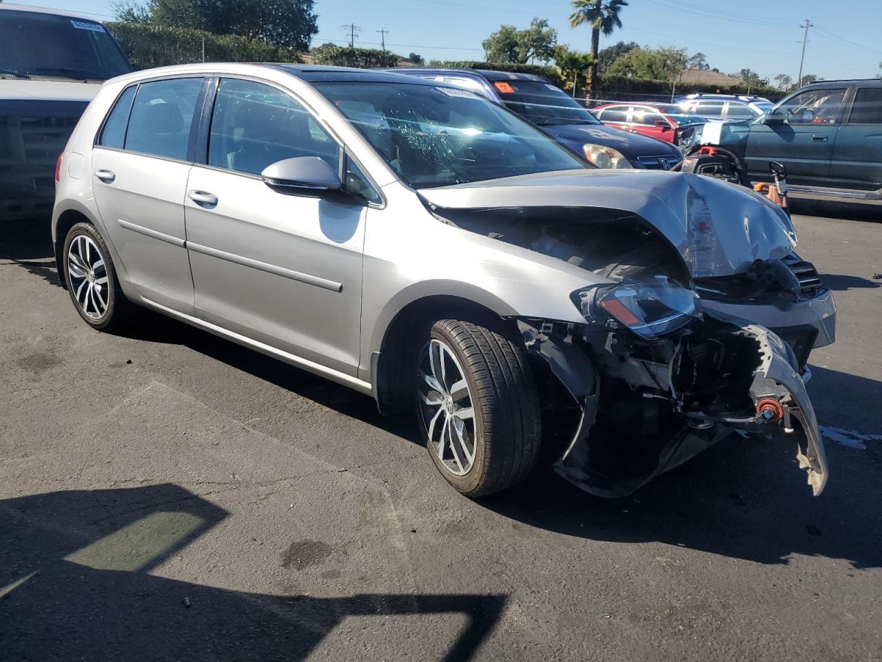 2016 VOLKSWAGEN GOLF