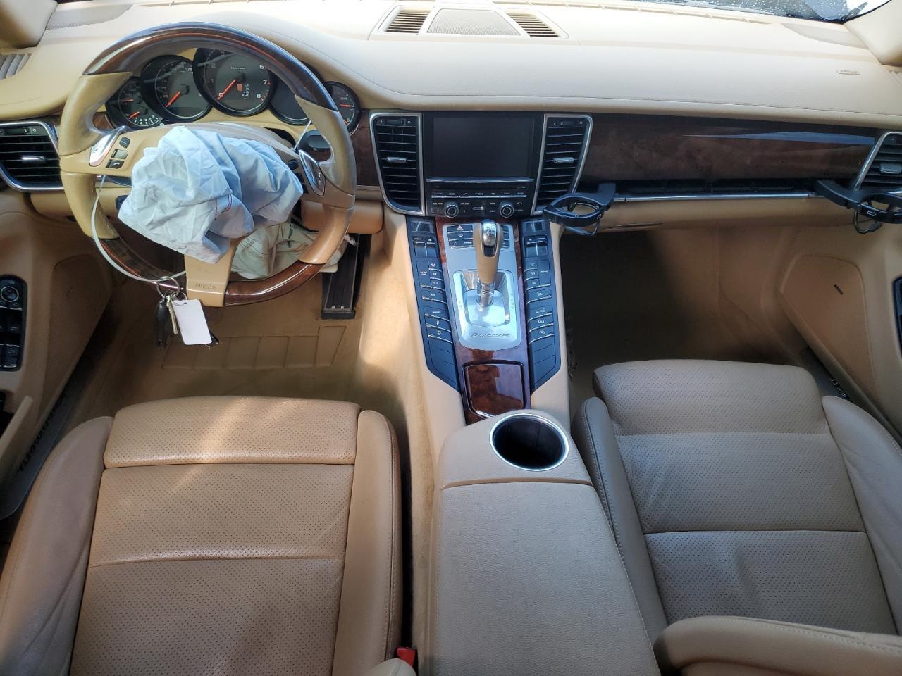 2011 PORSCHE Panamera