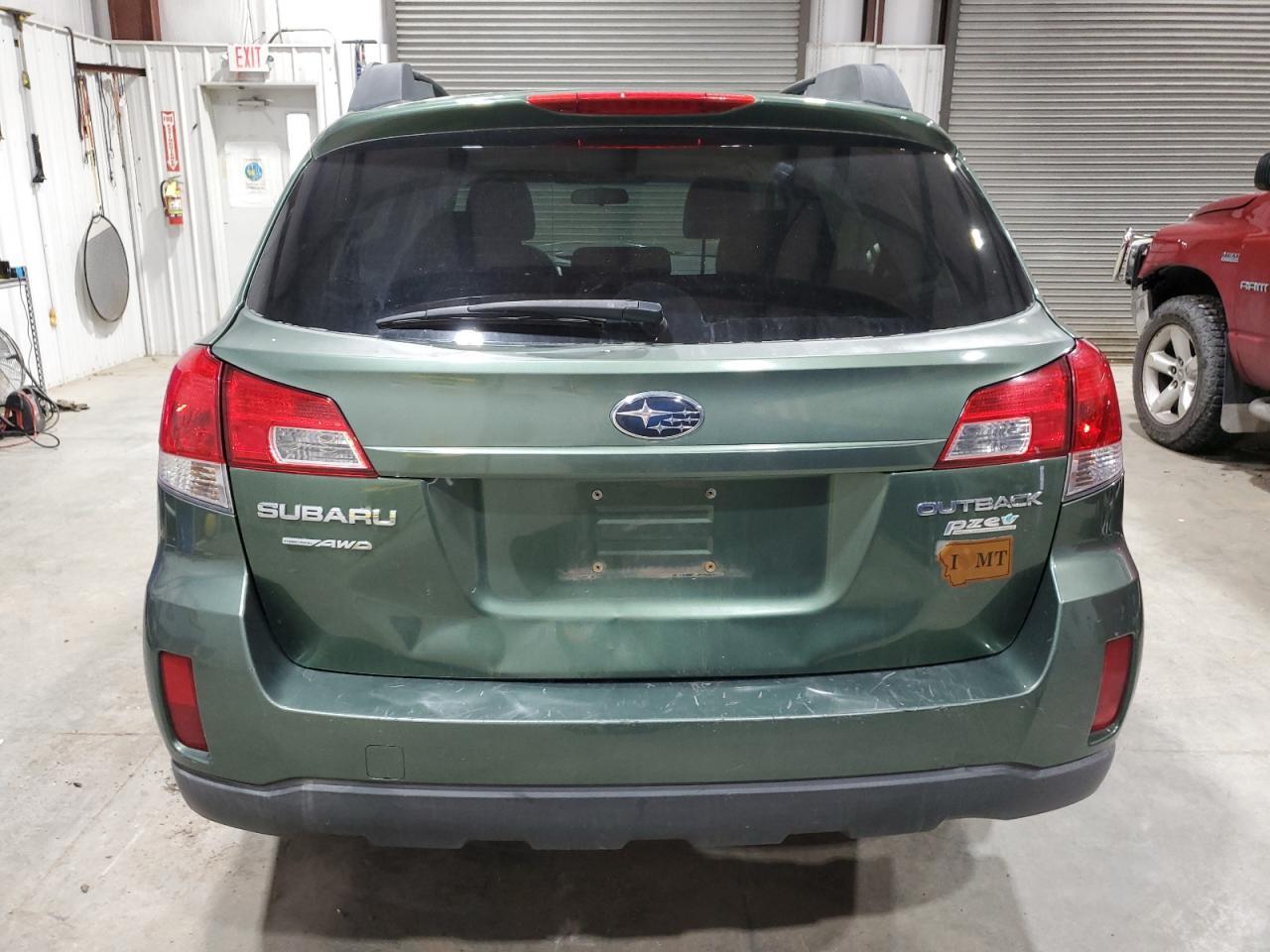 2010 SUBARU Outback