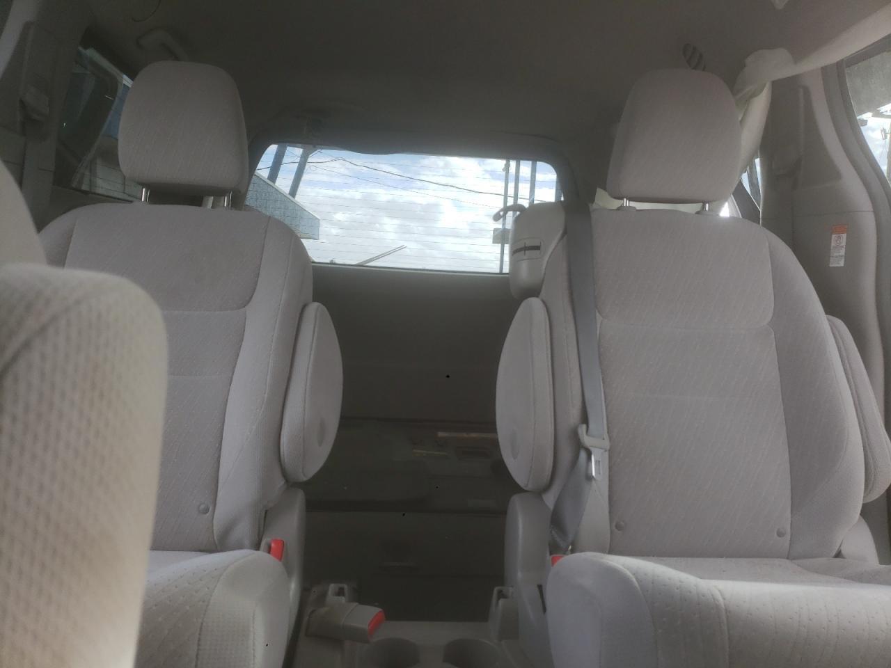 2016 TOYOTA SIENNA
