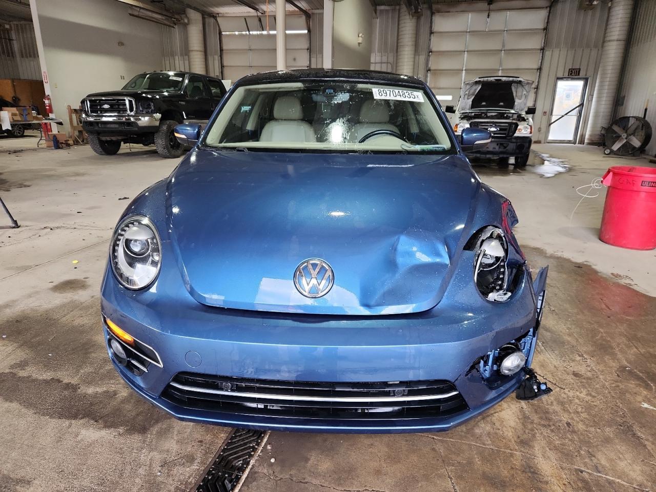 2018 VOLKSWAGEN Beetle