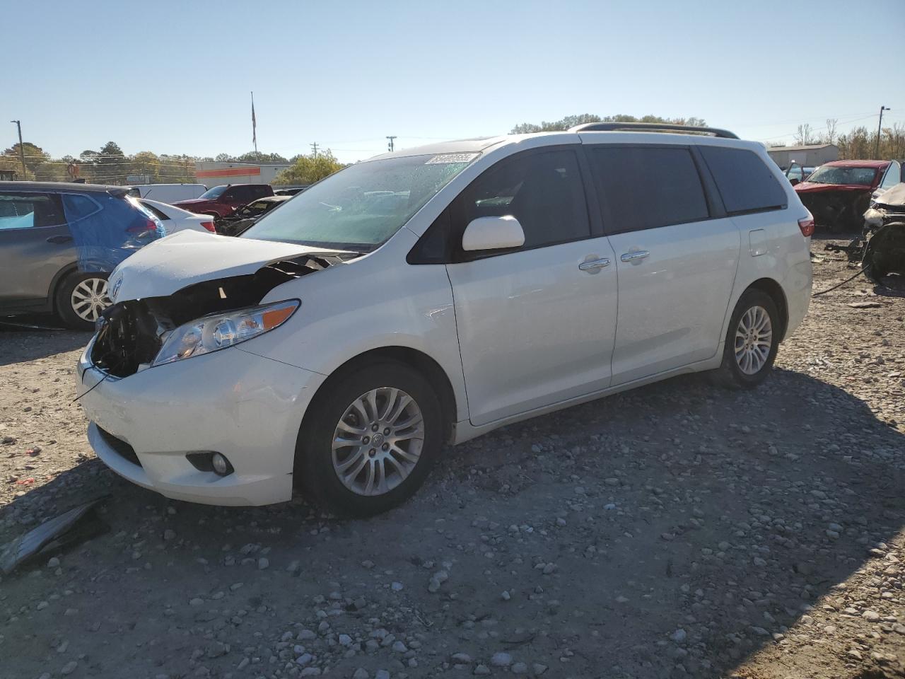 2017 TOYOTA SIENNA