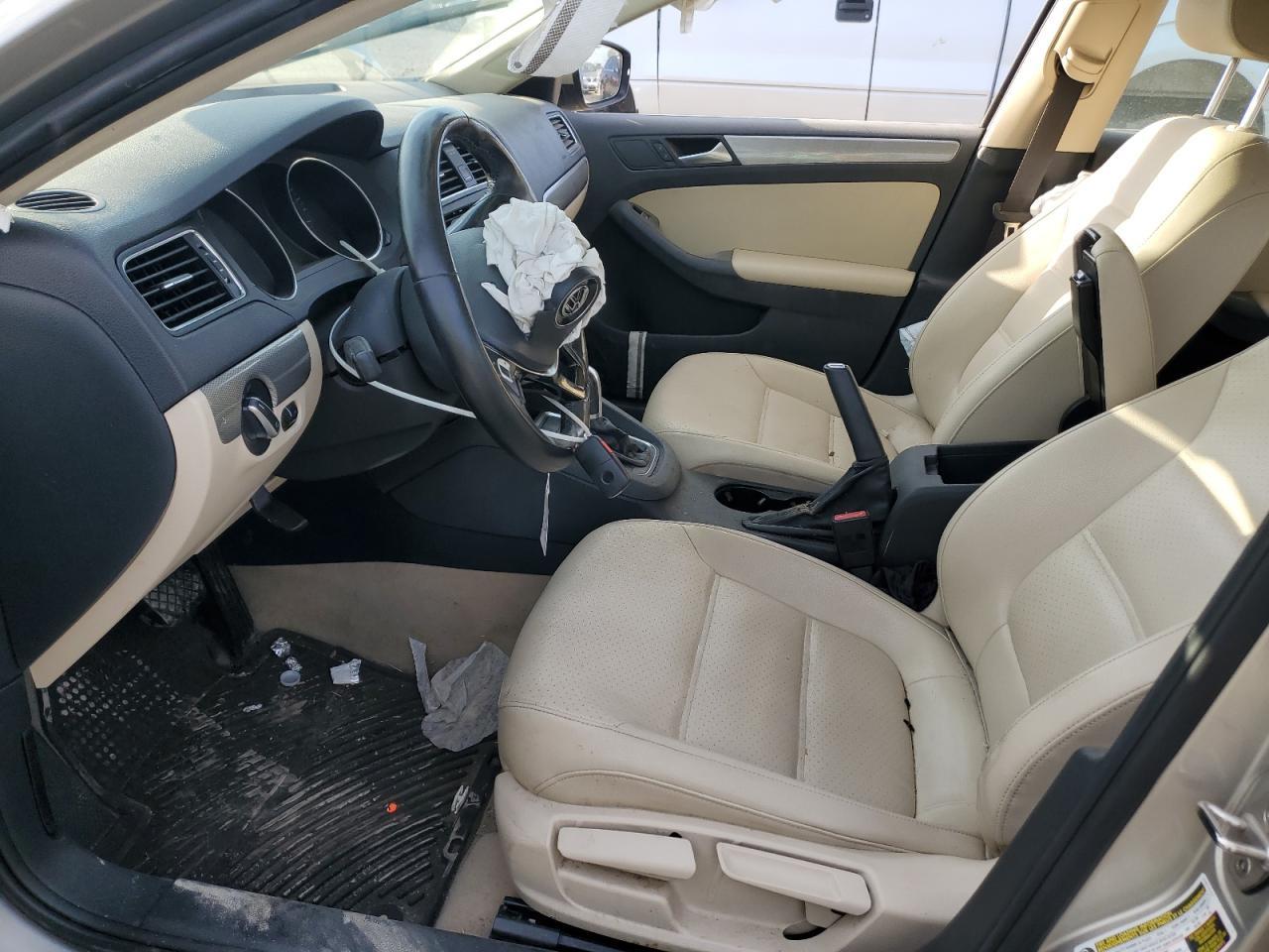 2016 VOLKSWAGEN JETTA