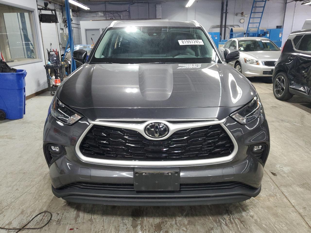 2022 TOYOTA HIGHLANDER