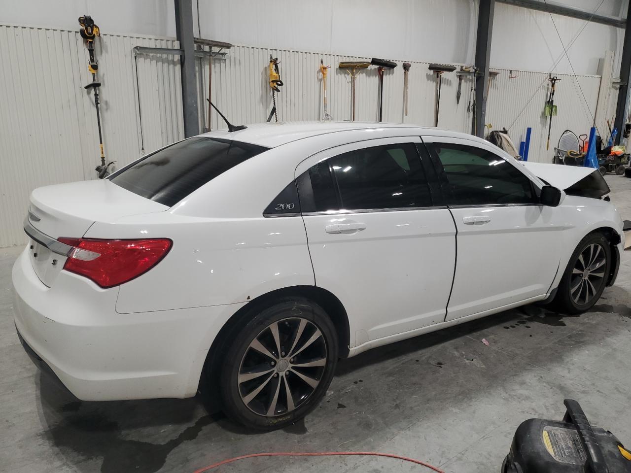2014 CHRYSLER 200