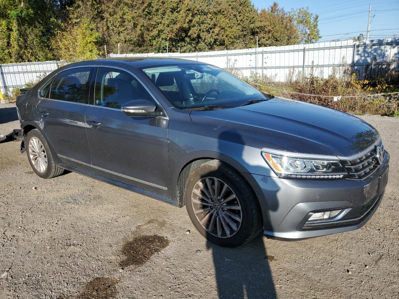 2017 VOLKSWAGEN Passat