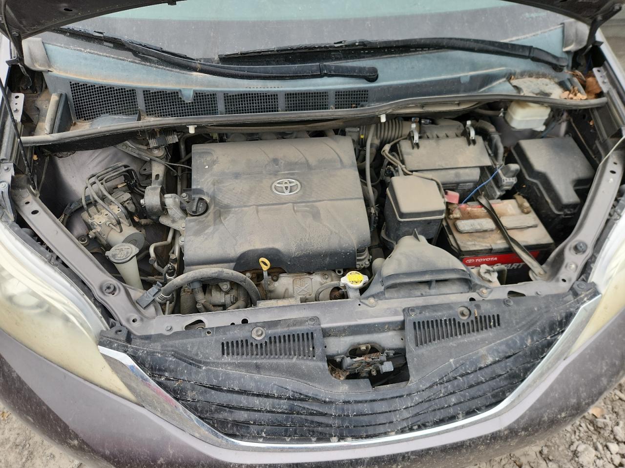 2013 TOYOTA SIENNA