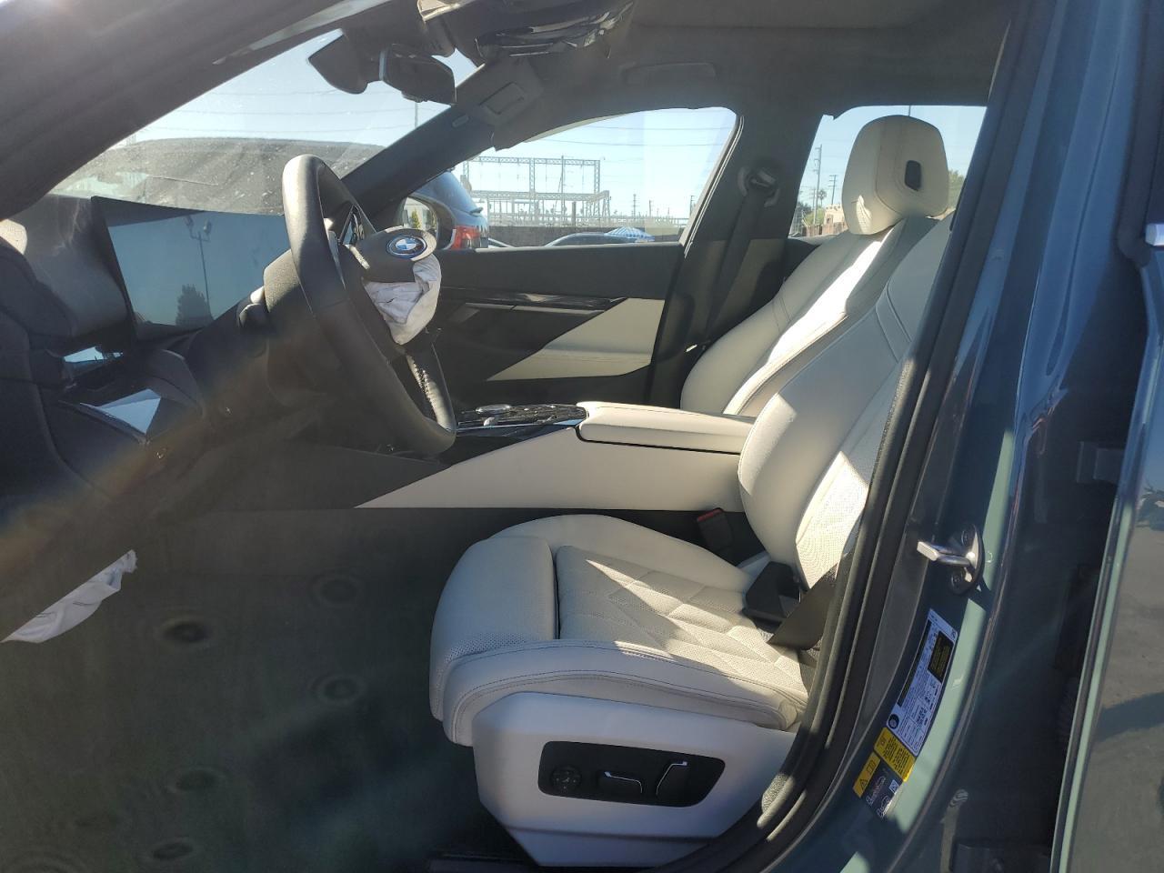 2024 BMW i5