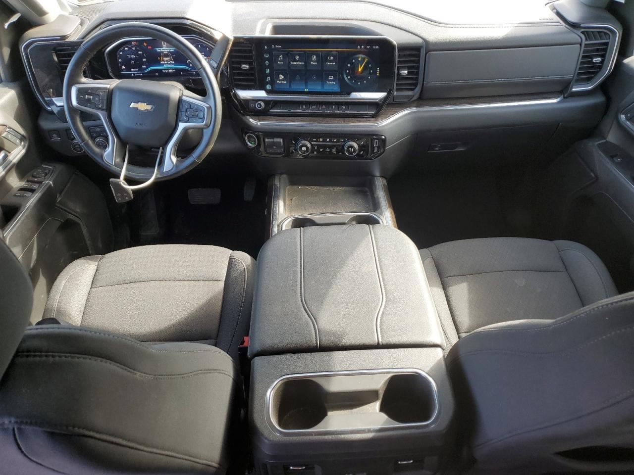 2024 CHEVROLET Silverado