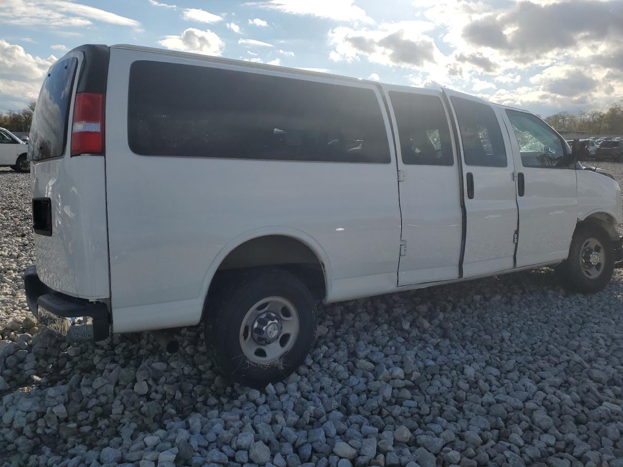 2017 CHEVROLET Express 3500