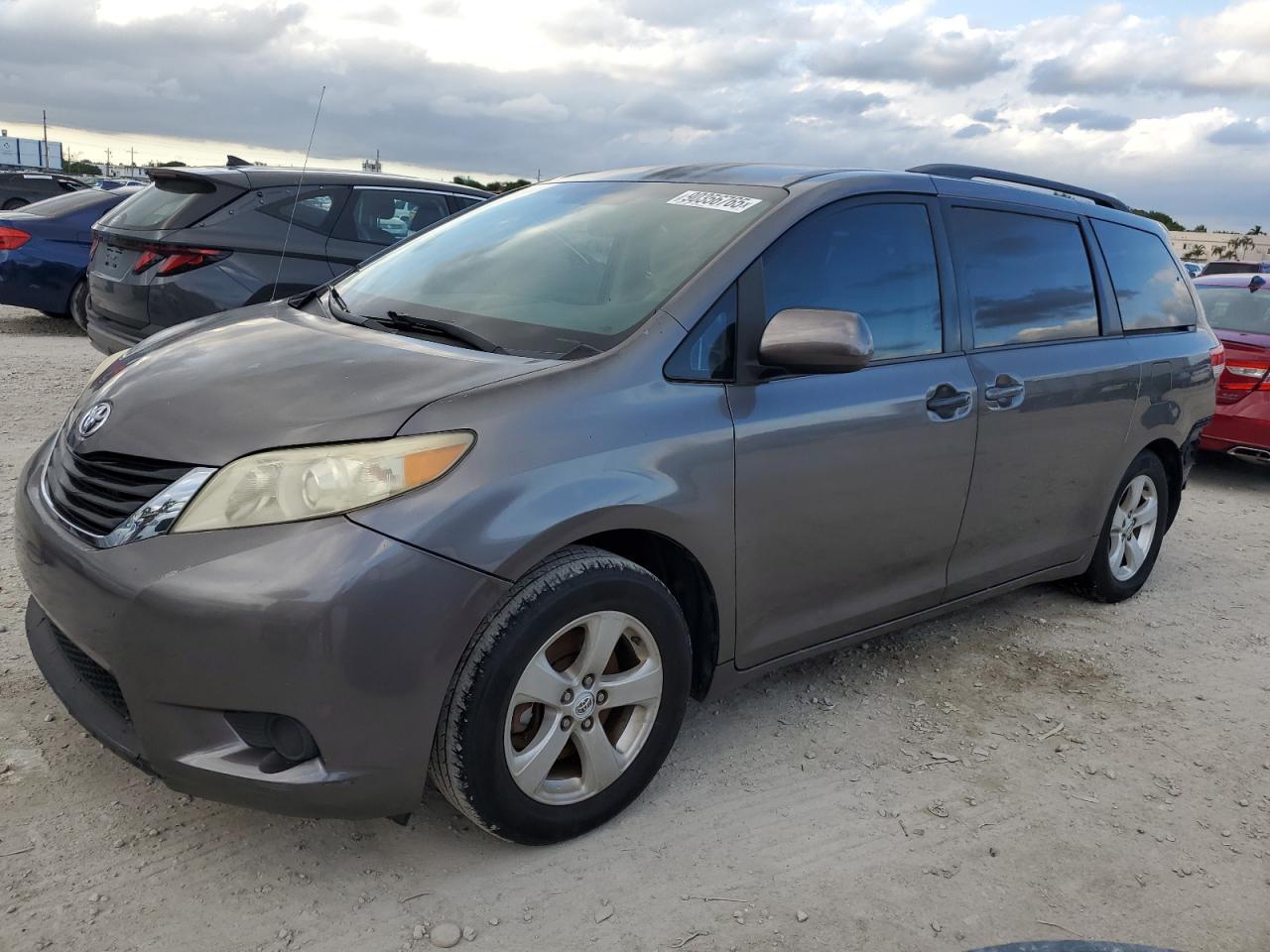 2013 TOYOTA SIENNA