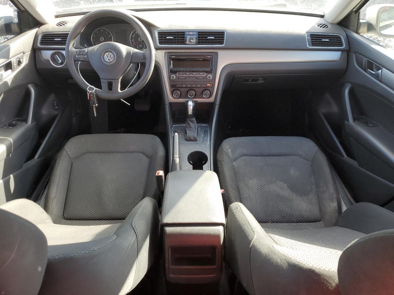 2014 VOLKSWAGEN Passat