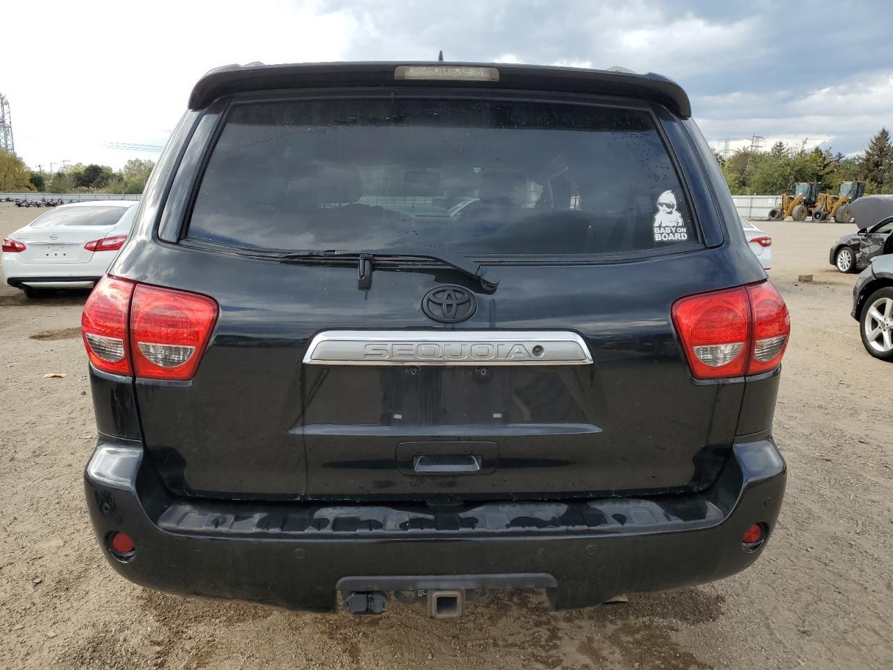 2014 TOYOTA Sequoia