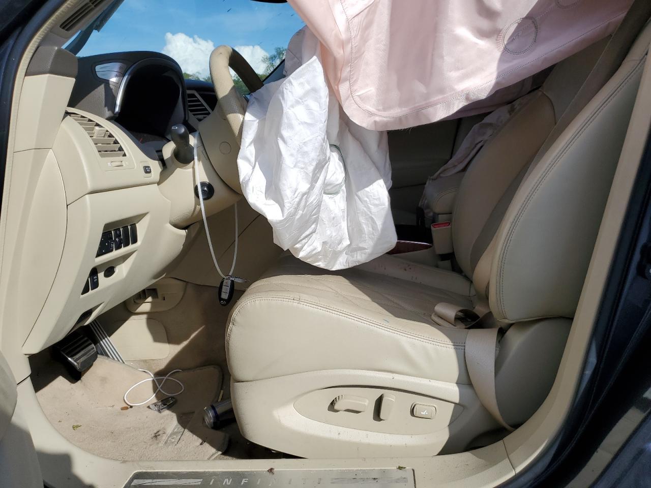2011 INFINITI FX35