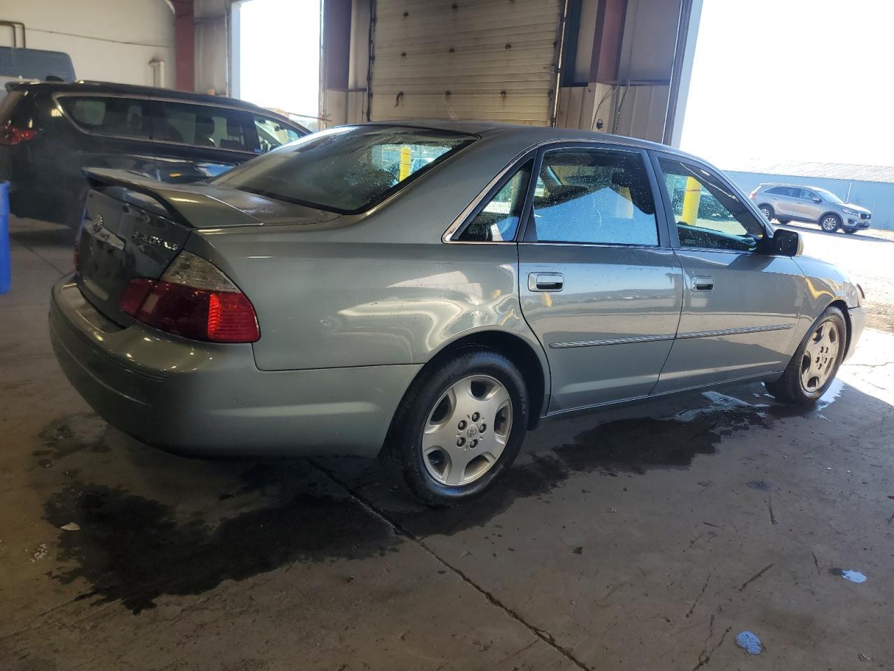 2003 TOYOTA Avalon