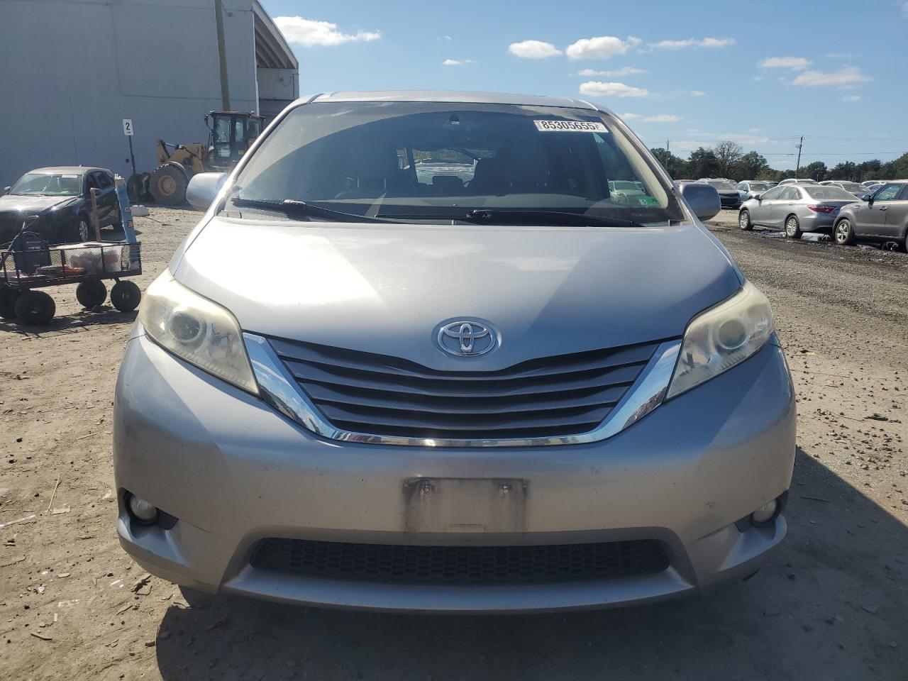 2015 TOYOTA SIENNA