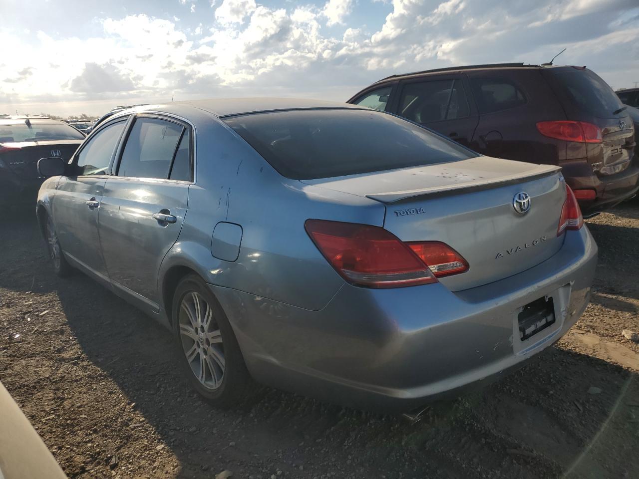 2005 TOYOTA Avalon
