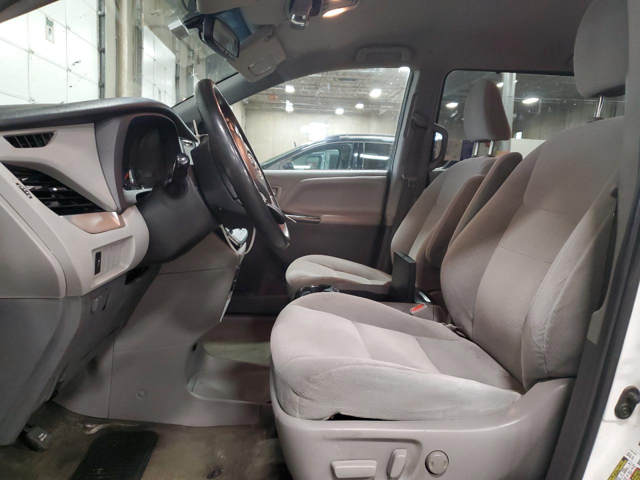 2017 TOYOTA SIENNA