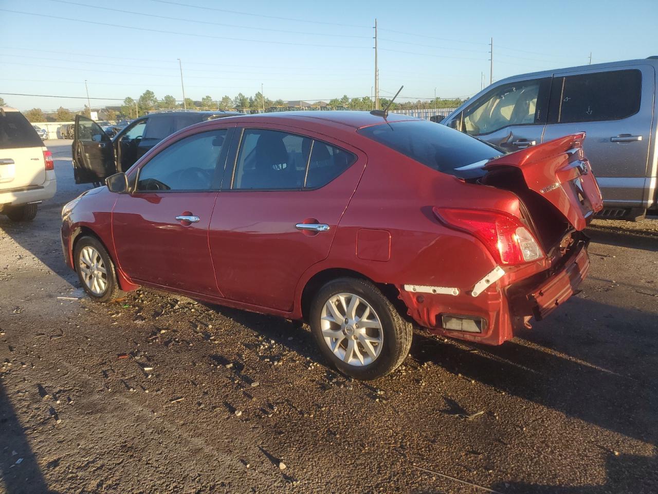 2018 NISSAN VERSA