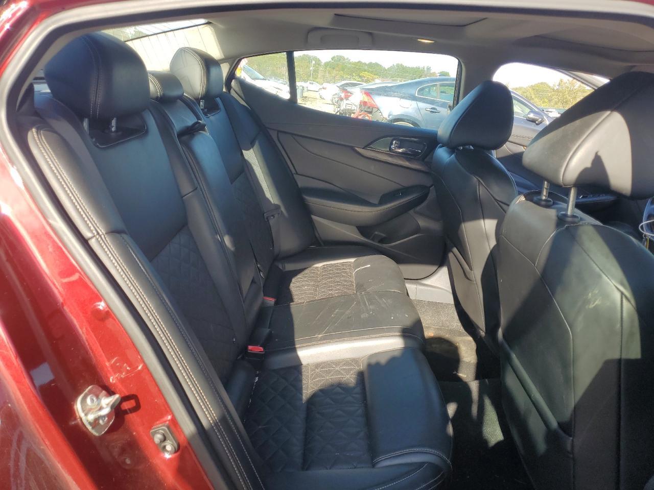 2017 NISSAN Maxima