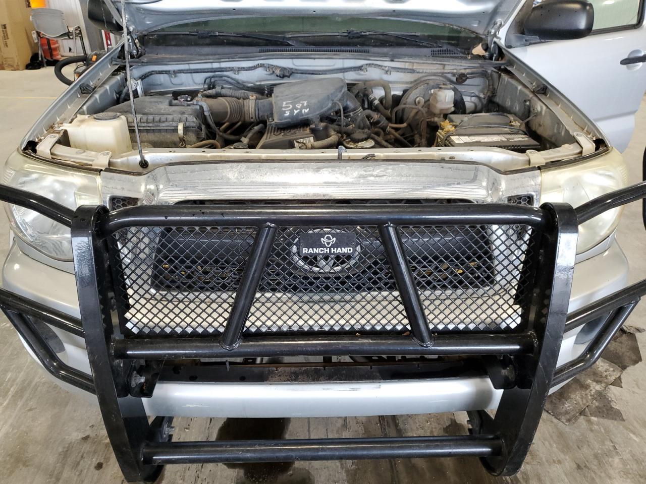2011 TOYOTA TACOMA