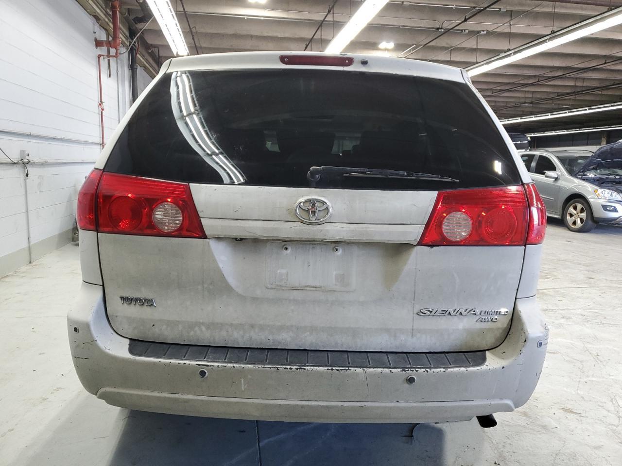 2008 TOYOTA SIENNA