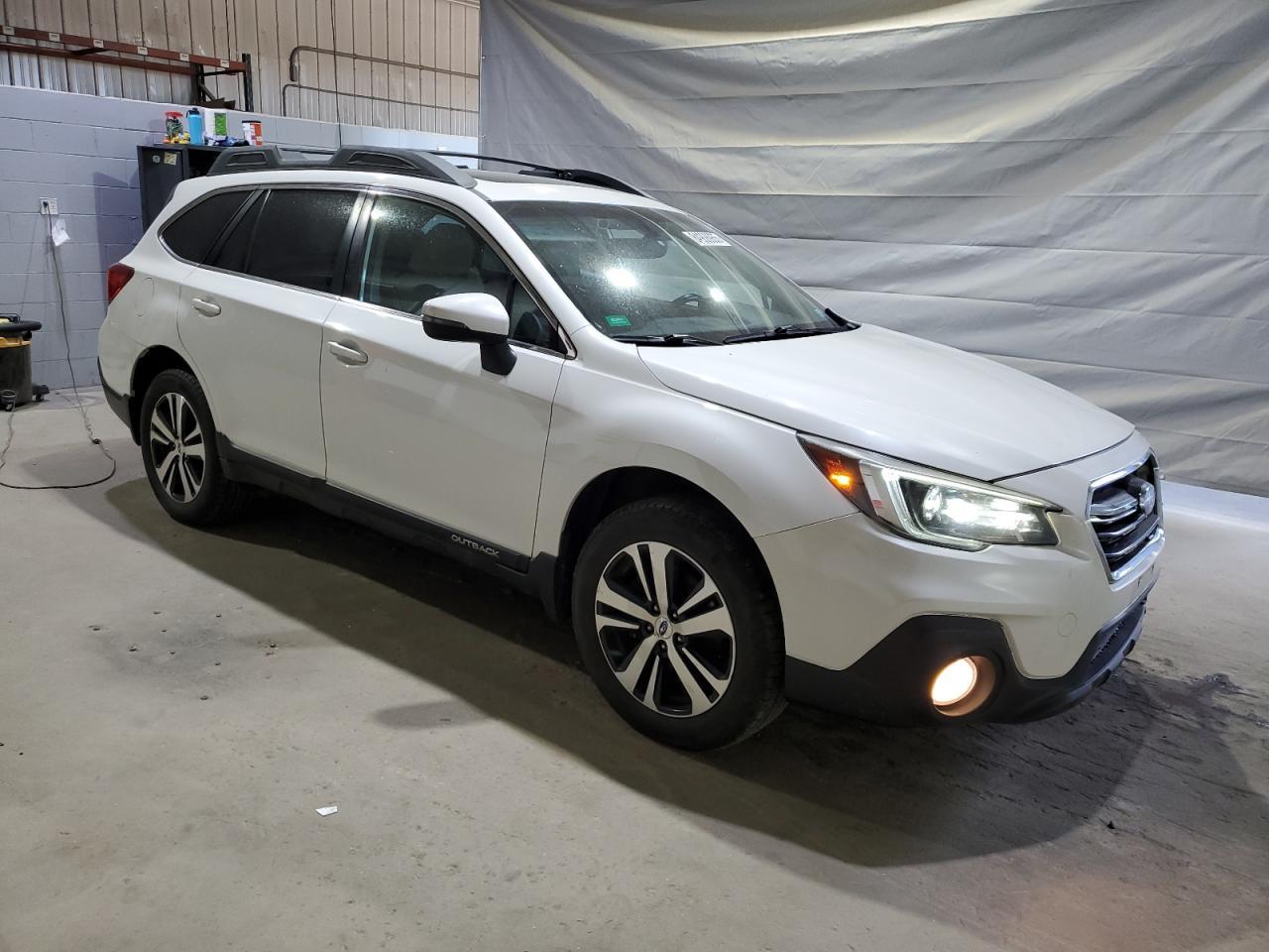 2018 SUBARU Outback
