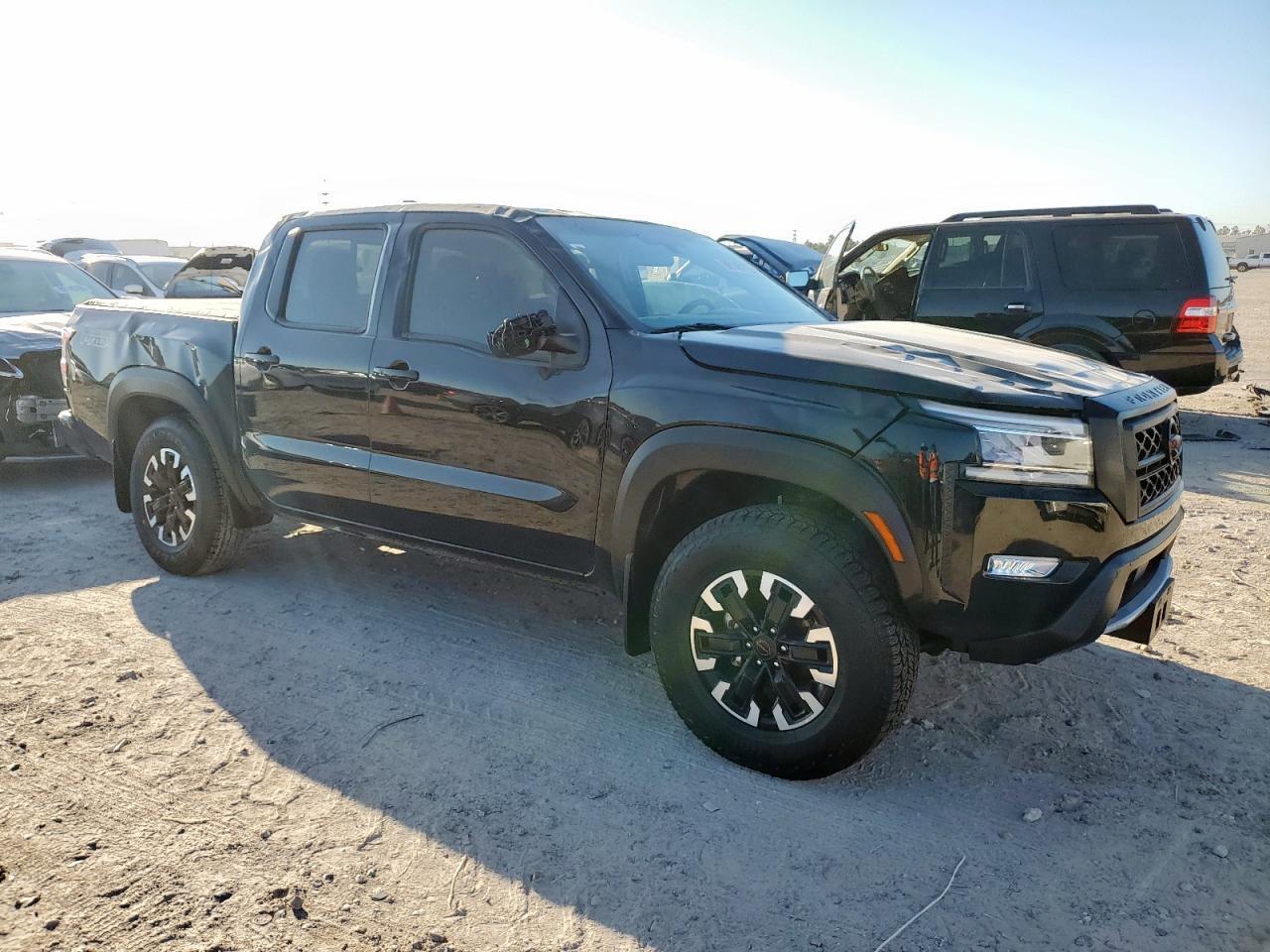 2024 NISSAN Frontier