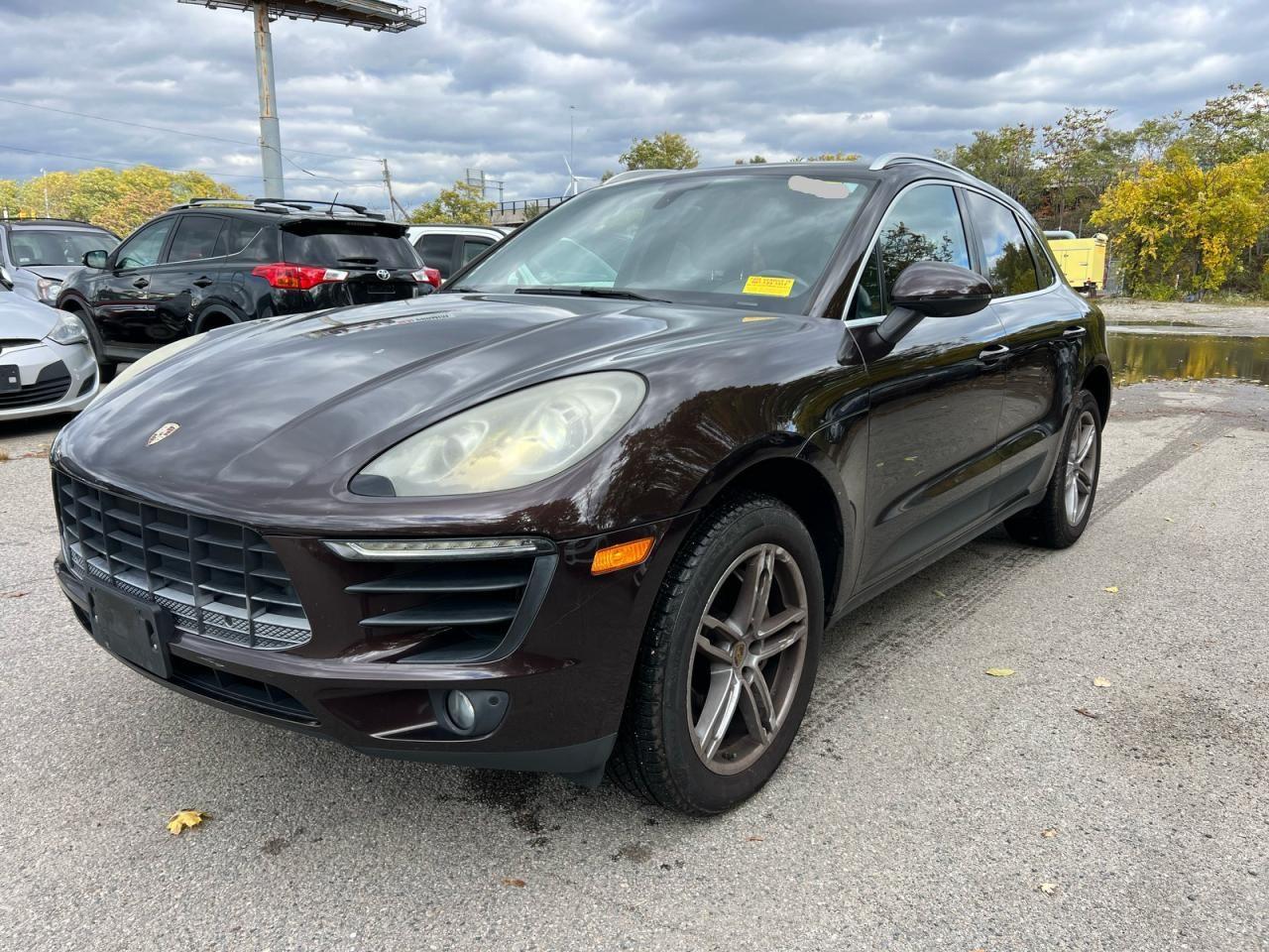 2015 PORSCHE Macan
